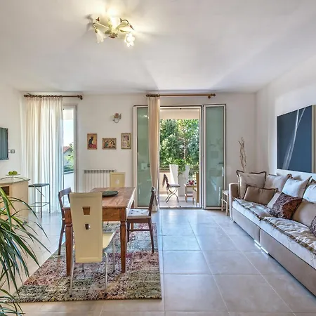 Apartment Tavullia With Pool & Coast, Cleaning Included Apartment Tavullia