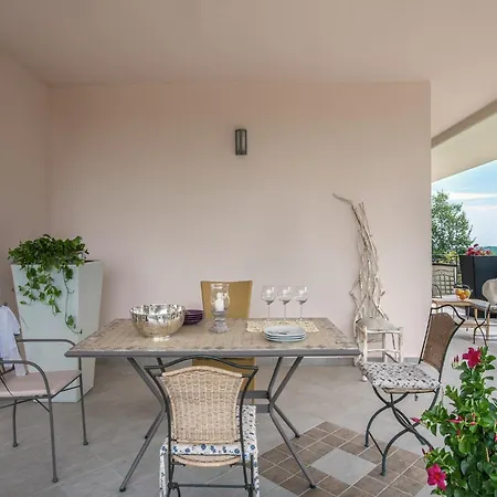Apartment Tavullia With Pool & Coast, Cleaning Included Tavullia